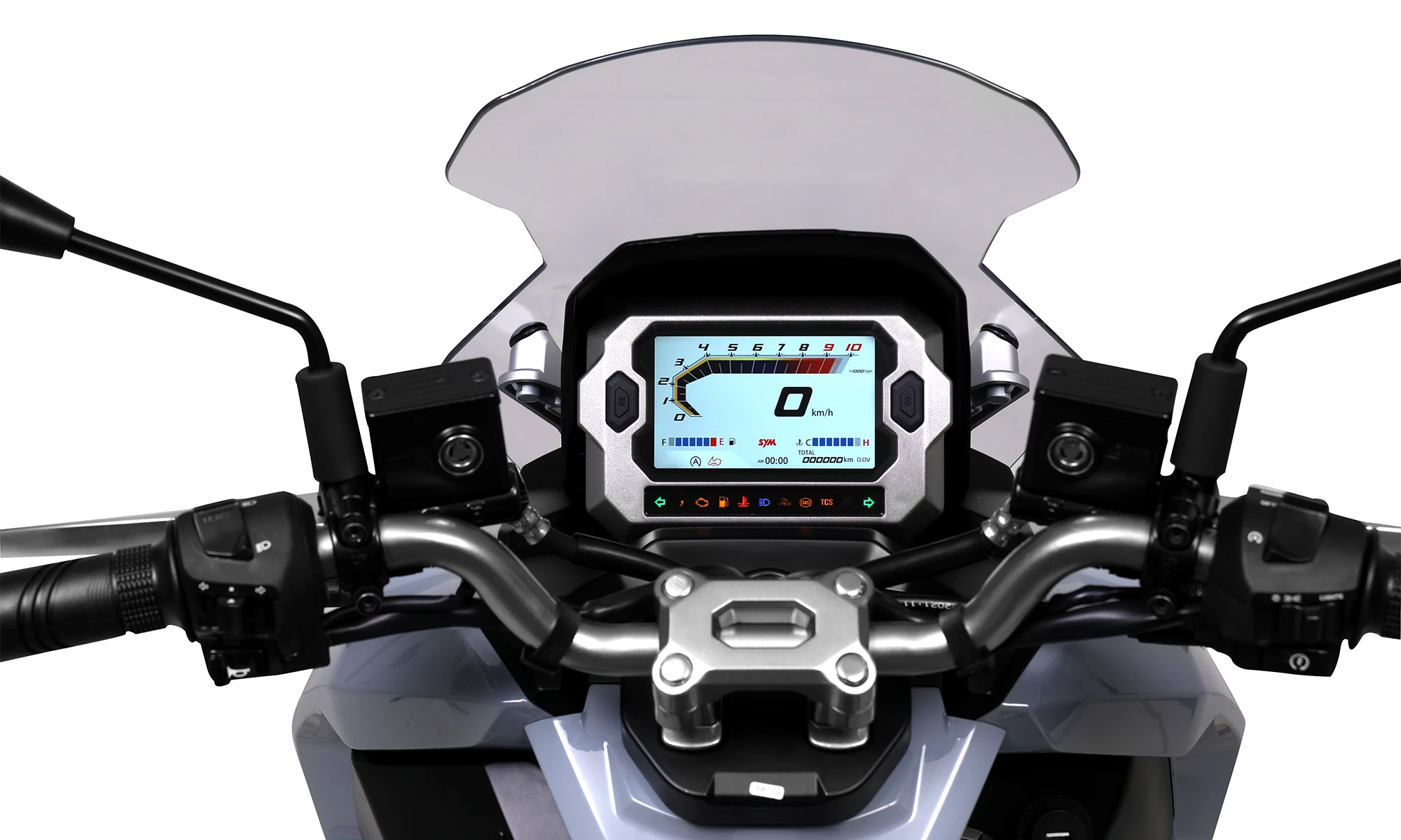 自動調光機能を備えた最新の5インチTFTディスプレイは、あらゆる環境下で優れた視認性を保証します。また、昼と夜の2つのモードは自動的に切り替わります。